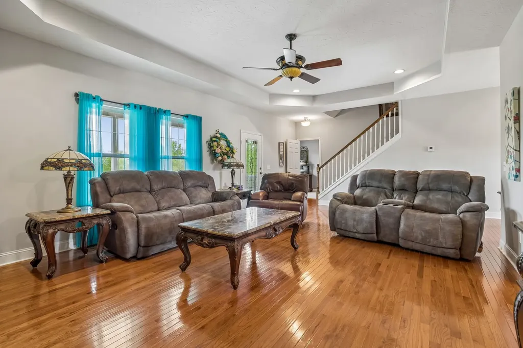 1709 Holland Road Lafayette TN 37083