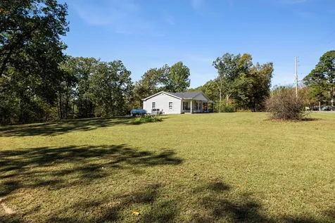 6204 Highway 230 Lyles TN 37098