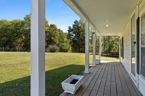 6204 Highway 230 Lyles TN 37098
