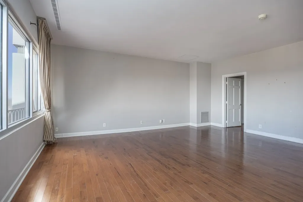 4215 Harding Pike Nashville TN 37205