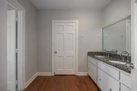 4215 Harding Pike Nashville TN 37205