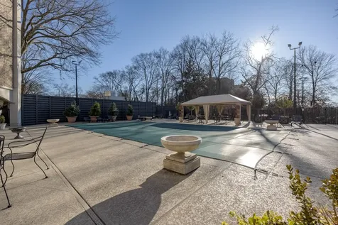 4215 Harding Pike Nashville TN 37205