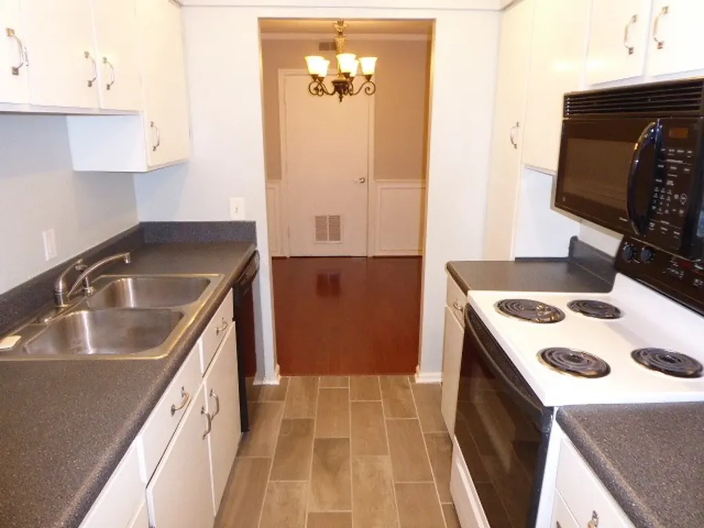 5025 Hillsboro Pike Nashville TN 37215