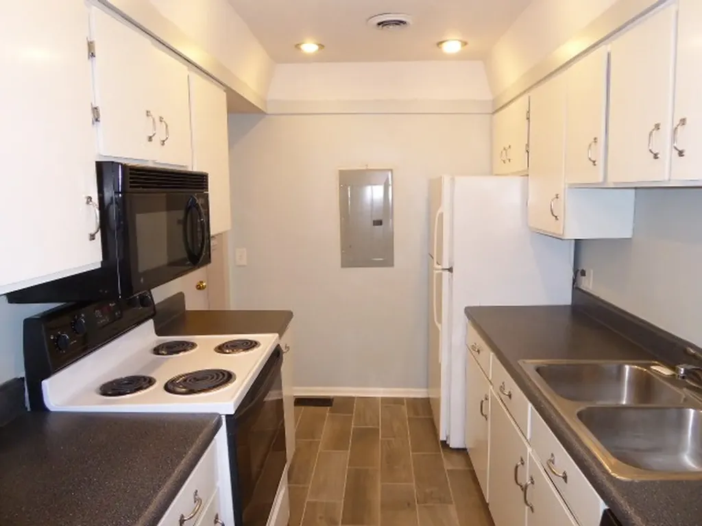 5025 Hillsboro Pike Nashville TN 37215