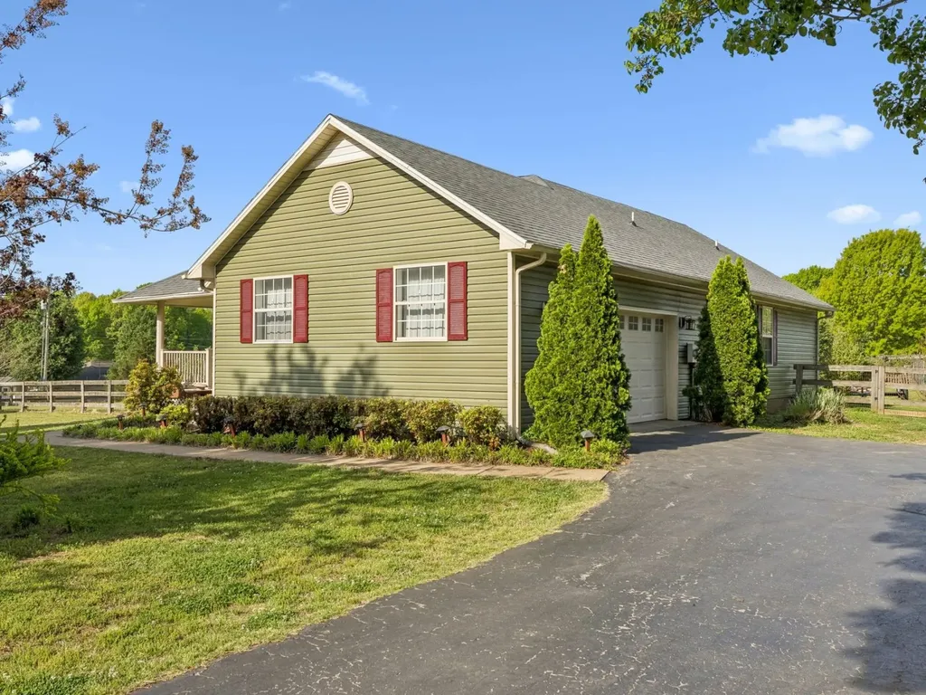 136 Oak Valley Drive Spring Hill TN 37174