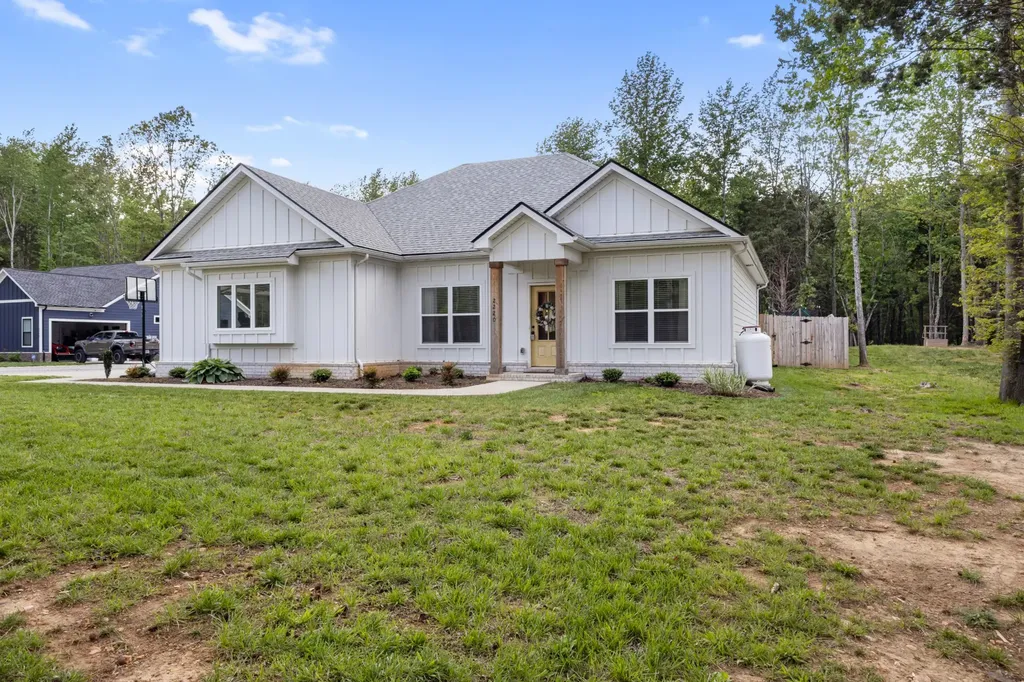 2220 Highway 48 Clarksville TN 37040