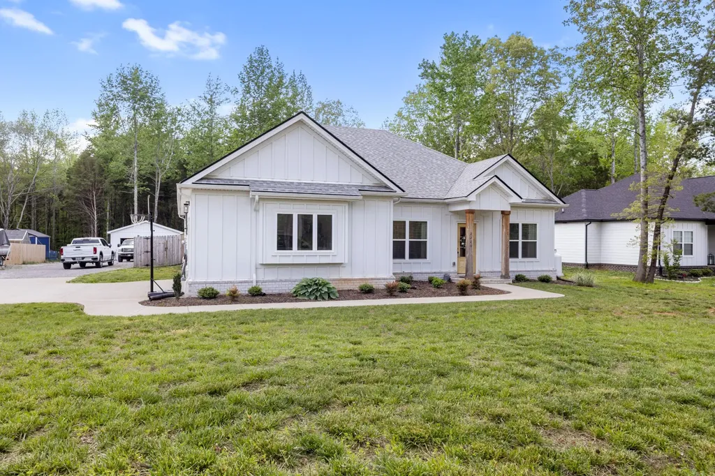 2220 Highway 48 Clarksville TN 37040