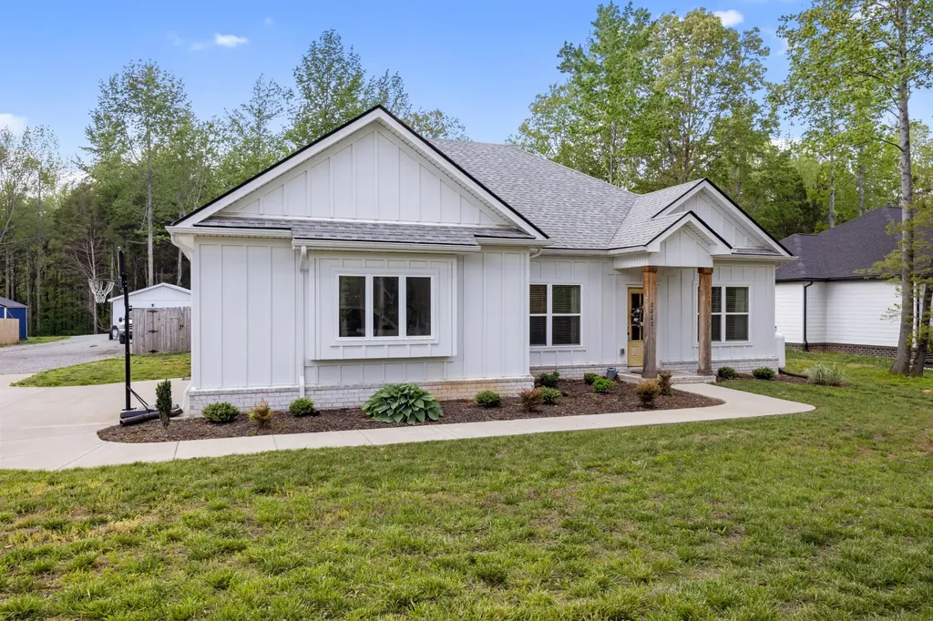 2220 Highway 48 Clarksville TN 37040