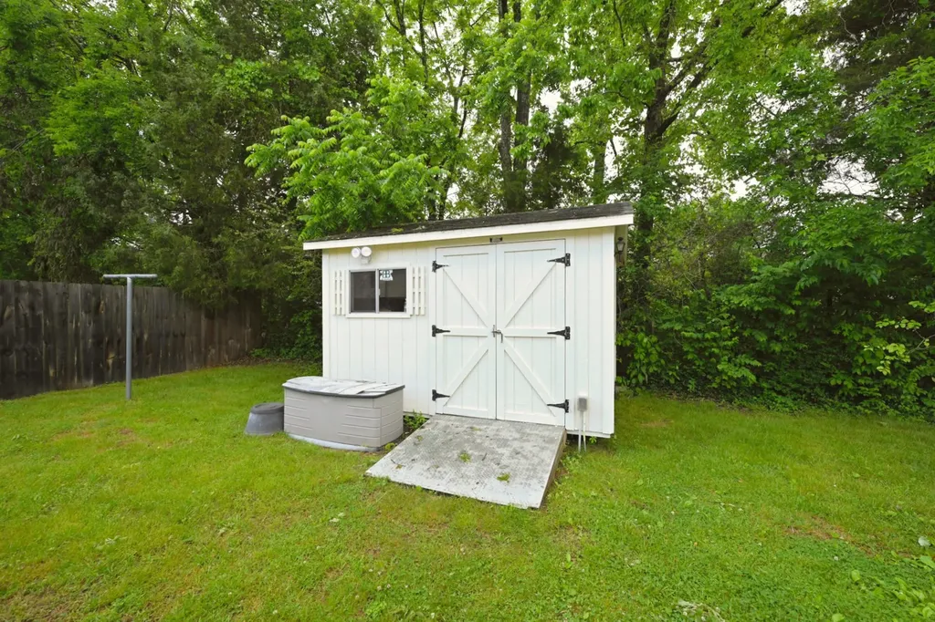 121 Brookview Circle Goodlettsville TN 37072