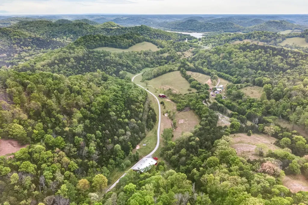 360 Long Hollow Lane Gainesboro TN 38562