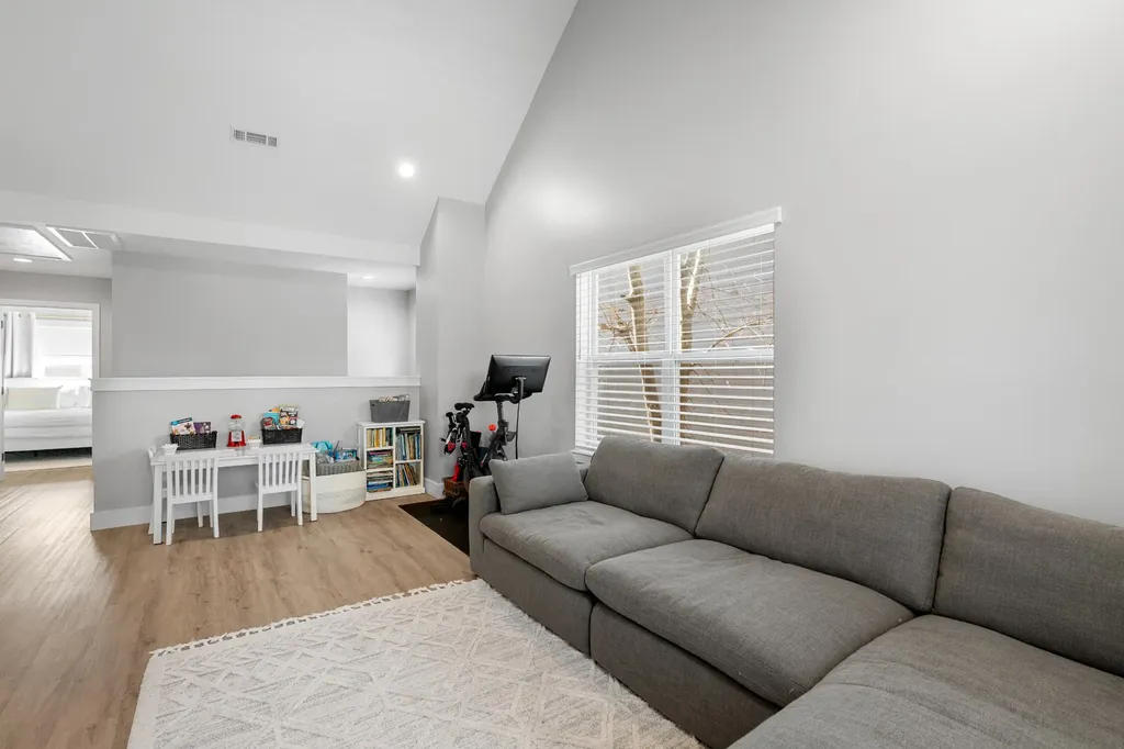 528 Veritas Street Nashville TN 37211