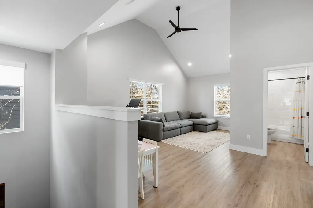 528 Veritas Street Nashville TN 37211