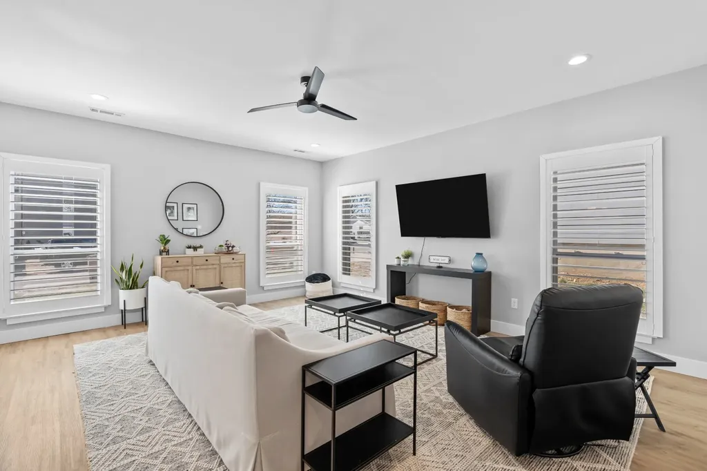 528 Veritas Street Nashville TN 37211