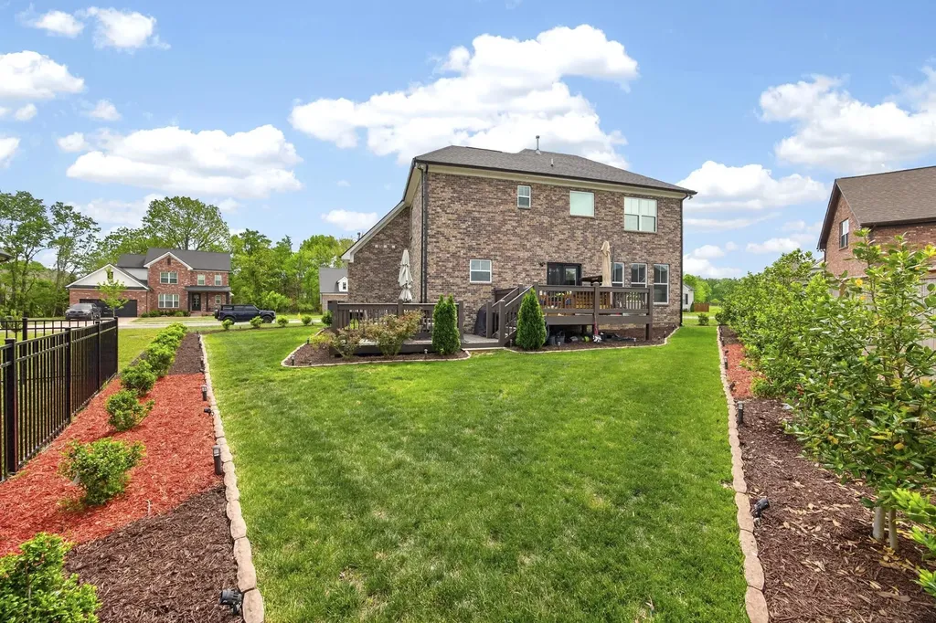 203 Strongpoint Drive Hendersonville TN 37075