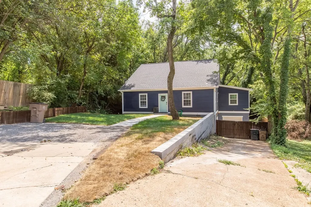 1021 College Avenue Nashville TN 37209
