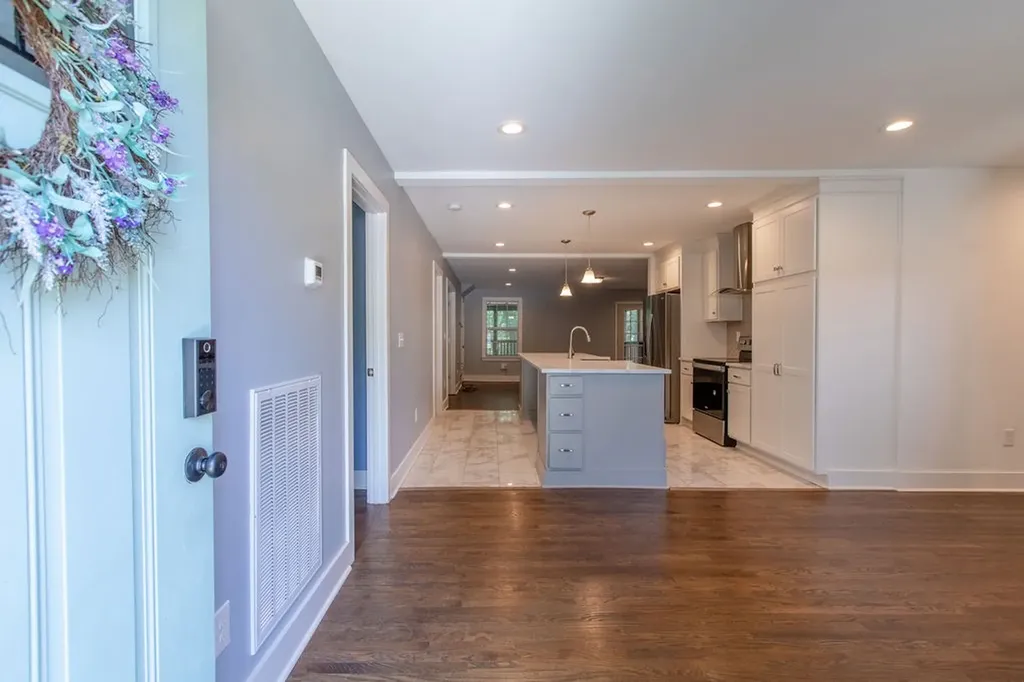 1021 College Avenue Nashville TN 37209