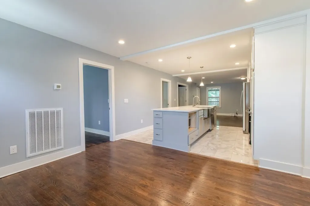 1021 College Avenue Nashville TN 37209