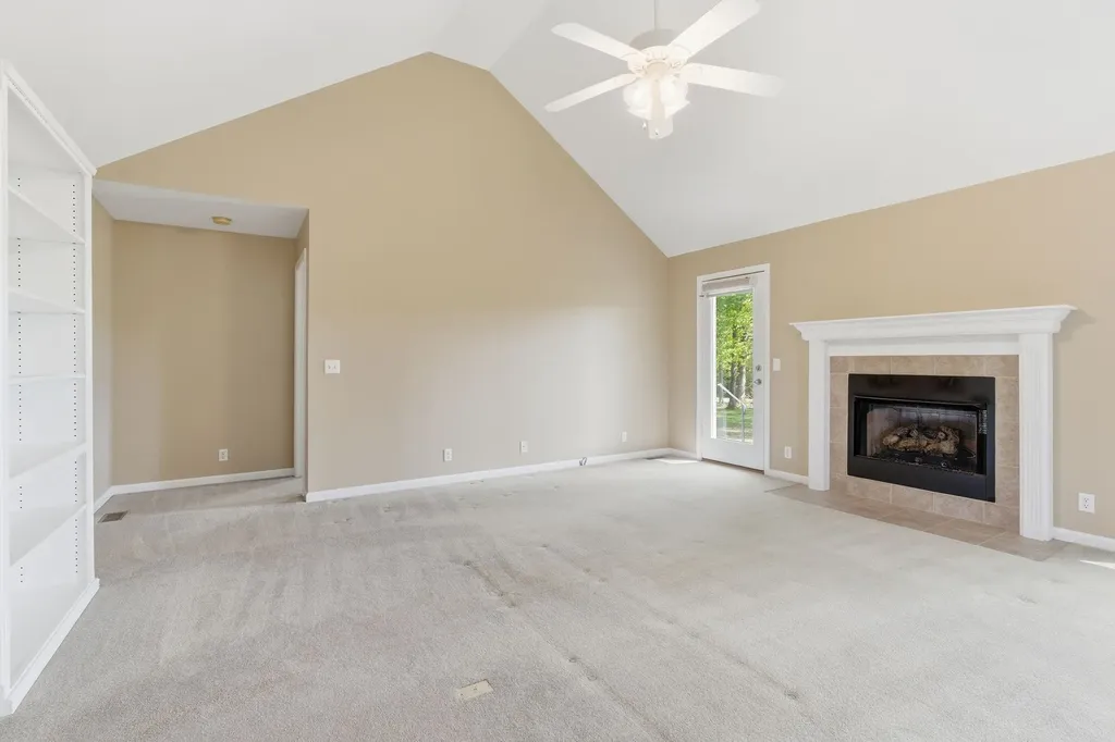 302 Aubrey Court Burns TN 37029