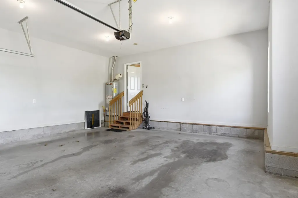 302 Aubrey Court Burns TN 37029