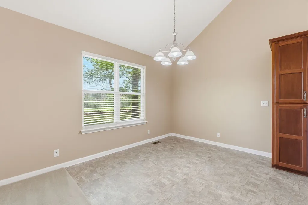 302 Aubrey Court Burns TN 37029