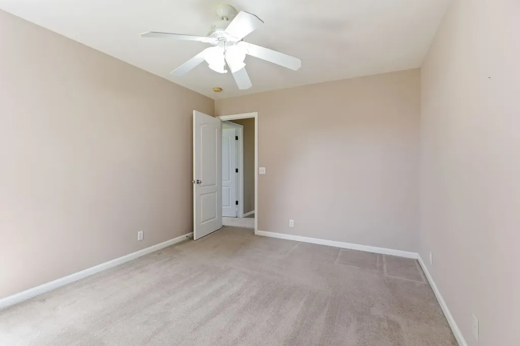 302 Aubrey Court Burns TN 37029