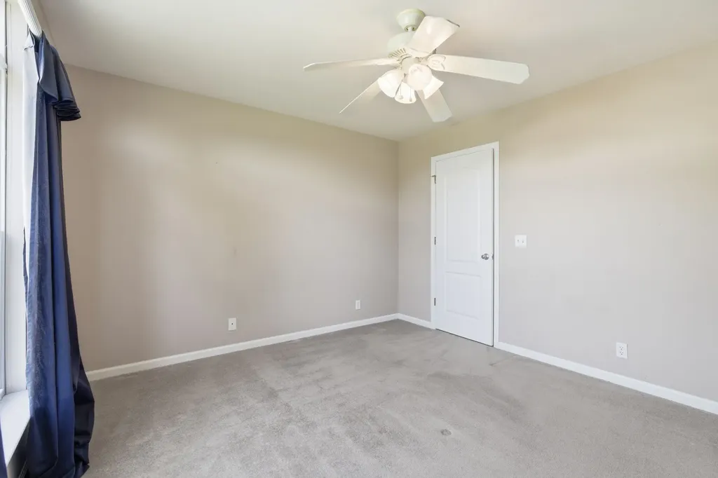 302 Aubrey Court Burns TN 37029