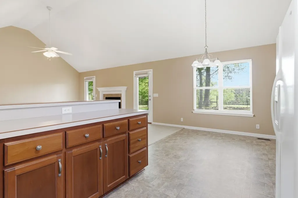 302 Aubrey Court Burns TN 37029