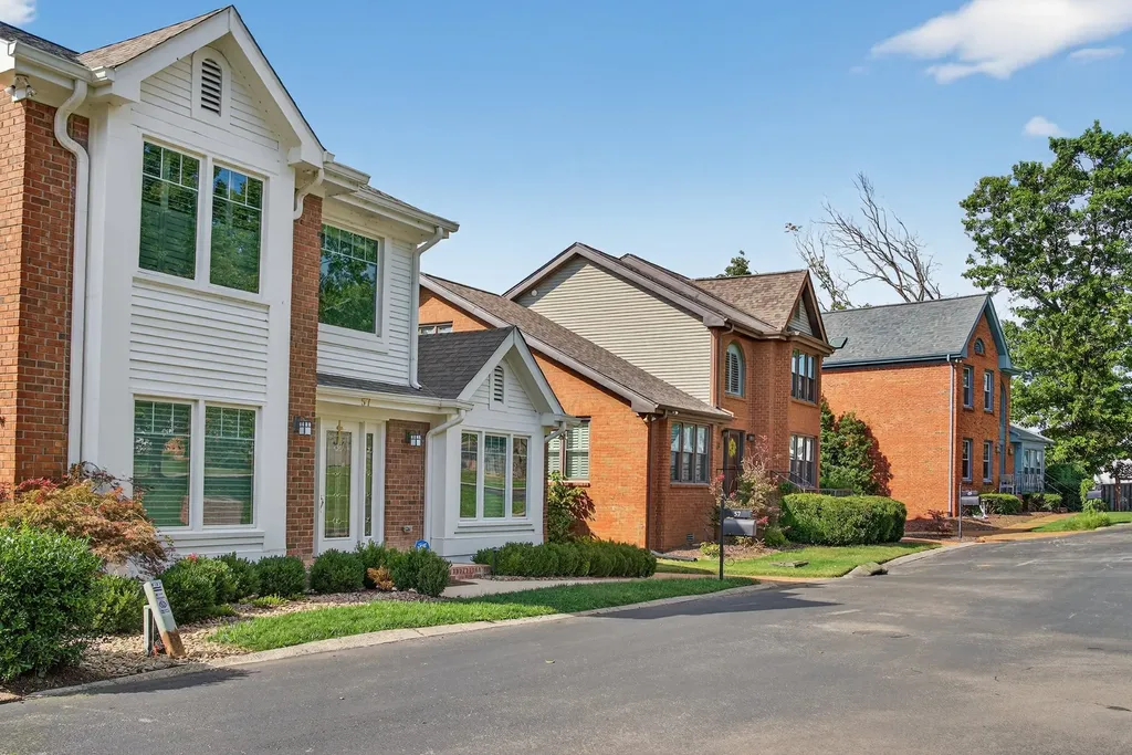 57 Brookhill Circle Nashville TN 37215