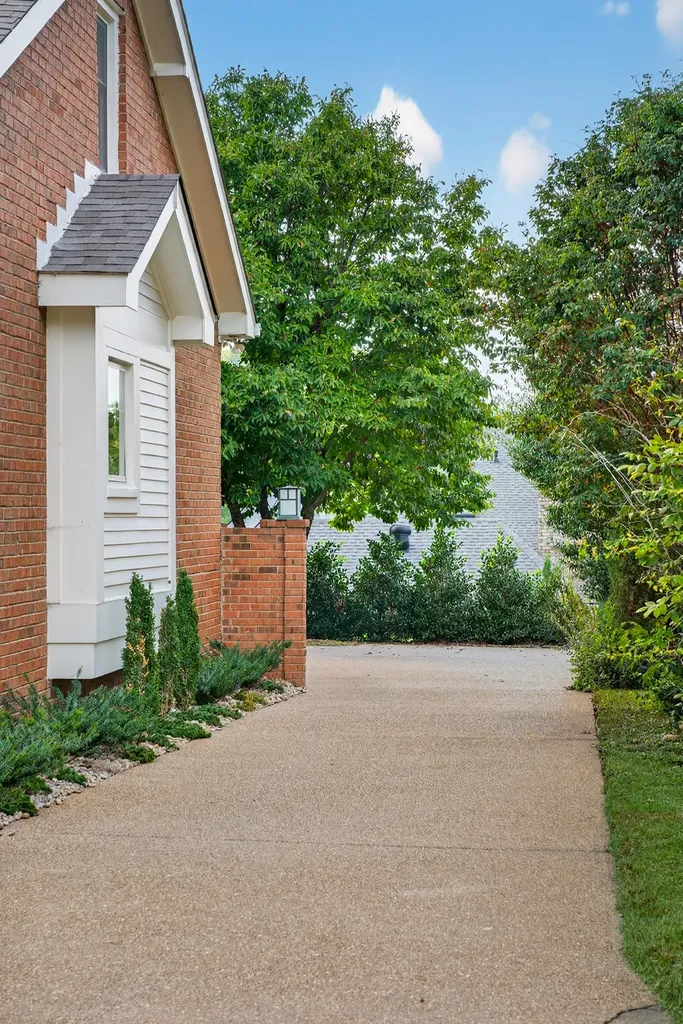 57 Brookhill Circle Nashville TN 37215
