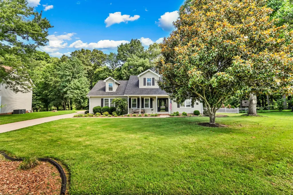 3424 Clearwater Drive Clarksville TN 37042