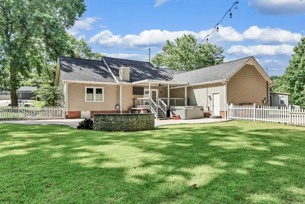 3424 Clearwater Drive Clarksville TN 37042