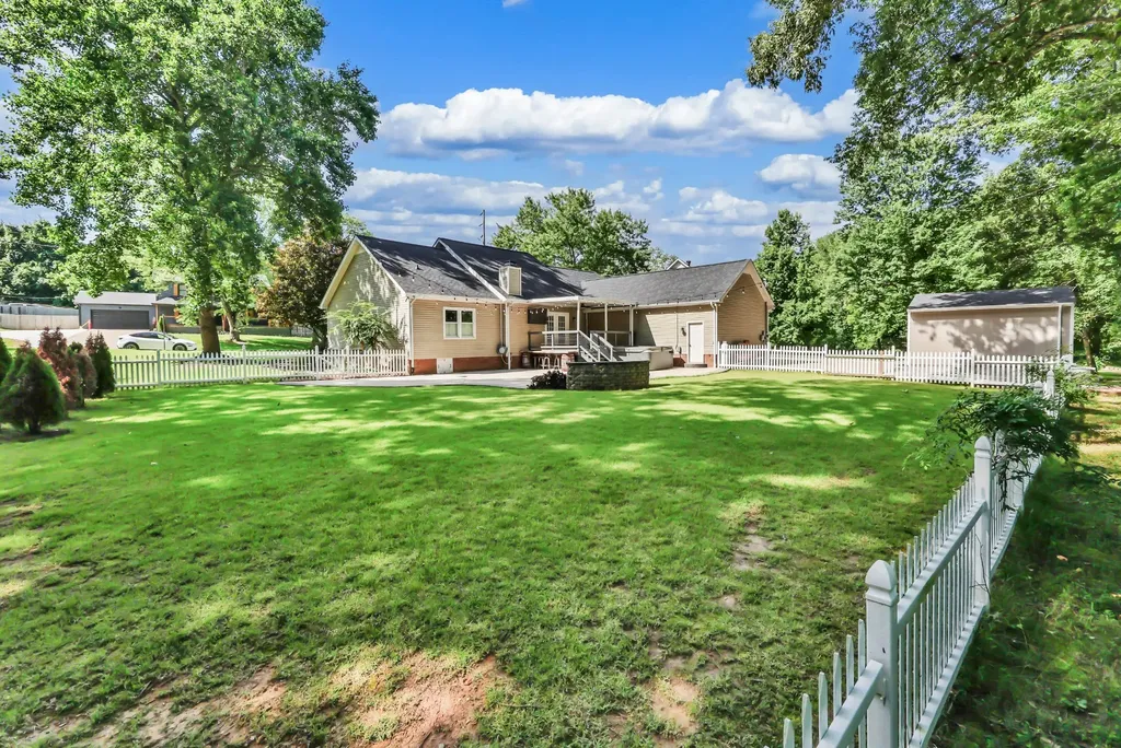 3424 Clearwater Drive Clarksville TN 37042
