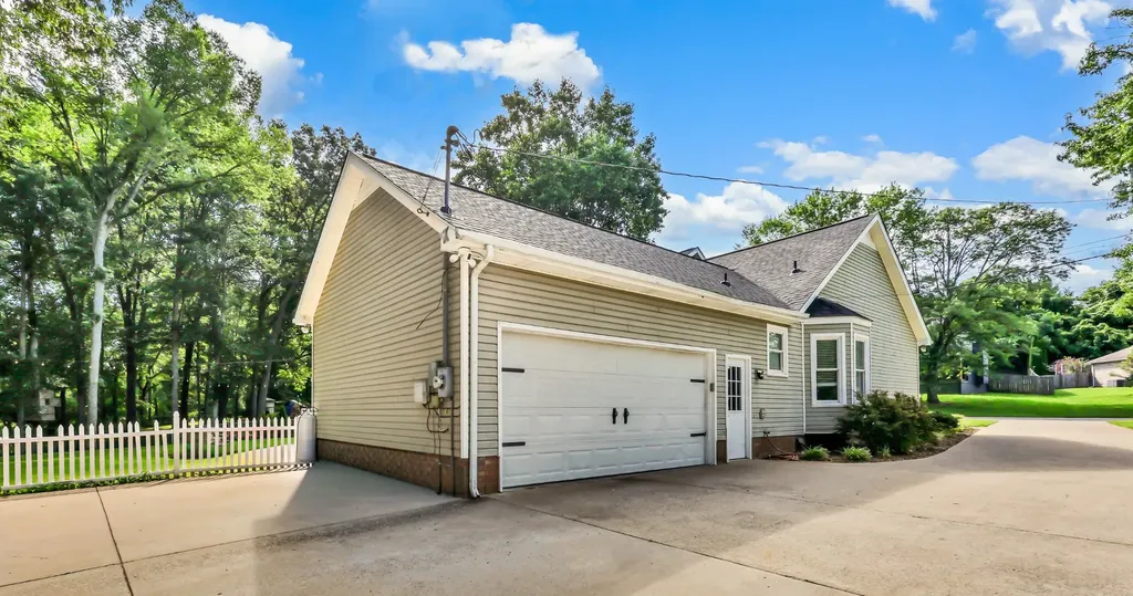 3424 Clearwater Drive Clarksville TN 37042