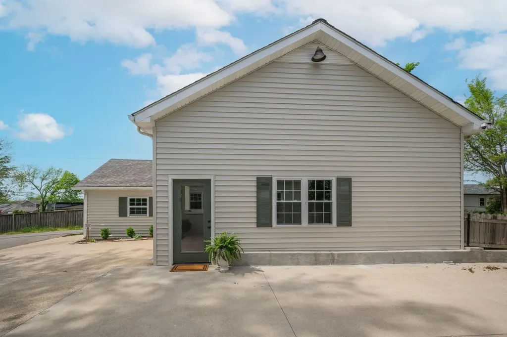 404 Murrell Street Dickson TN 37055