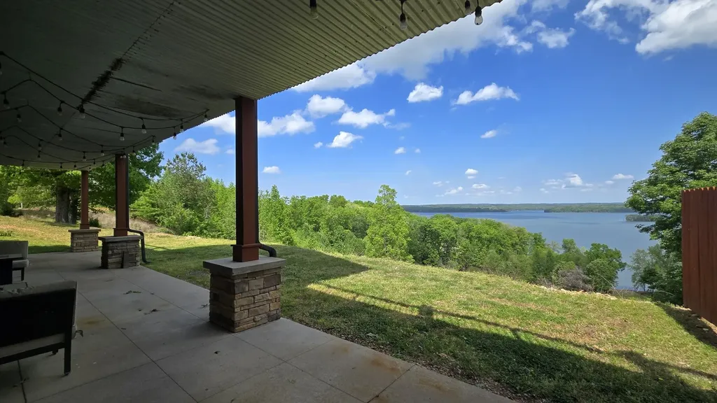 685 River Oaks Drive Big Sandy TN 38221