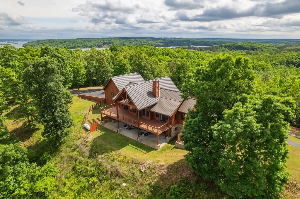 685 River Oaks Drive Big Sandy TN 38221
