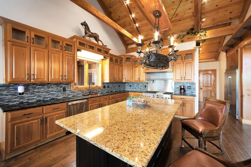 685 River Oaks Drive Big Sandy TN 38221