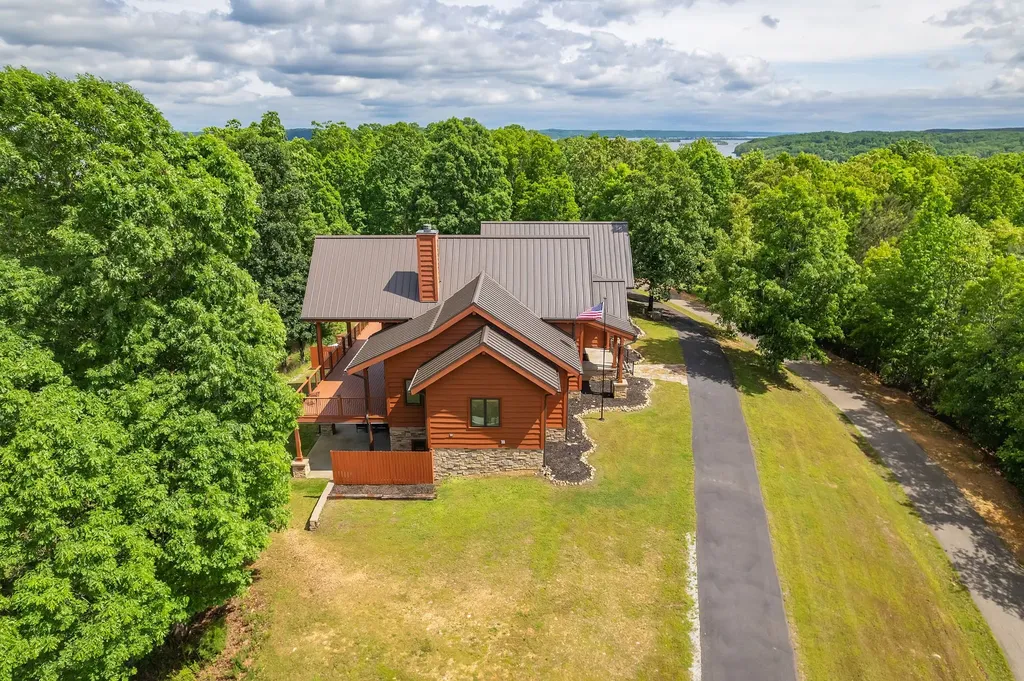 685 River Oaks Drive Big Sandy TN 38221