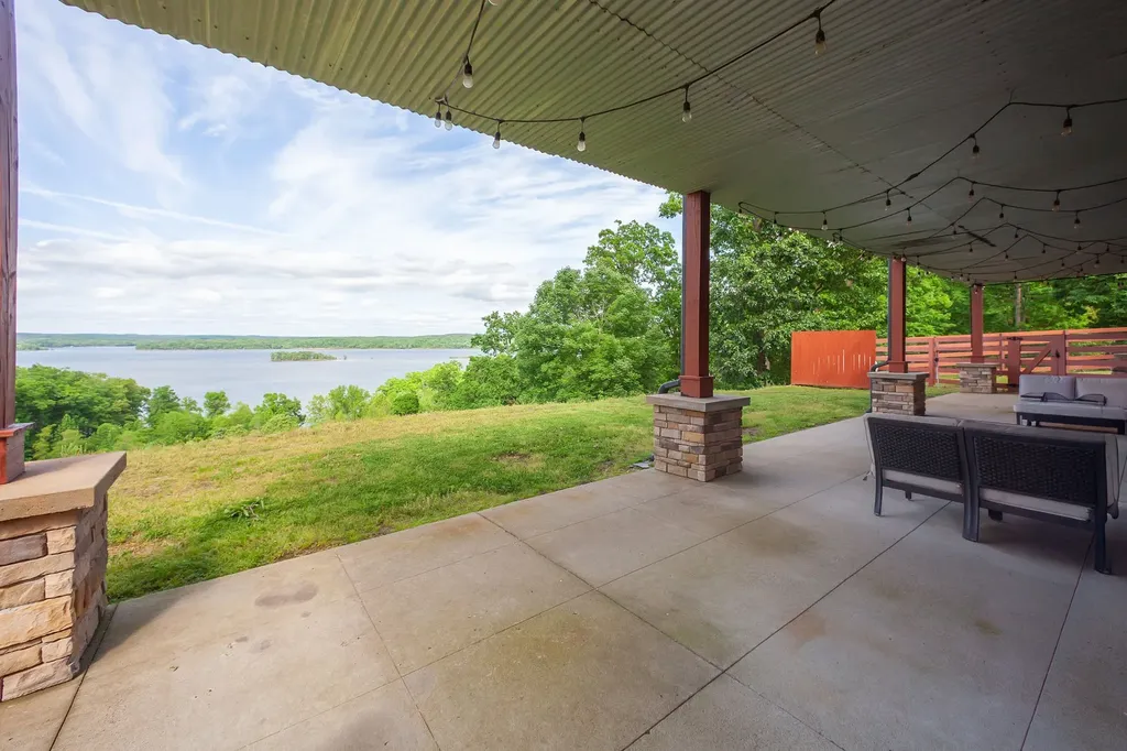 685 River Oaks Drive Big Sandy TN 38221