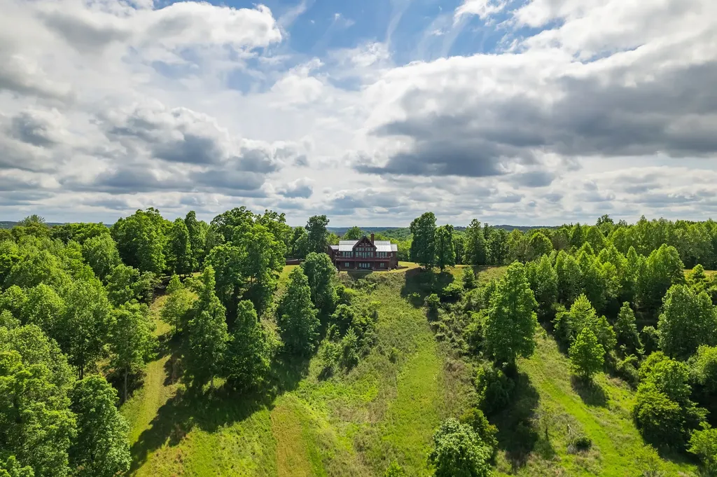 685 River Oaks Drive Big Sandy TN 38221