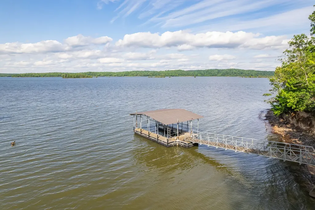 685 River Oaks Drive Big Sandy TN 38221