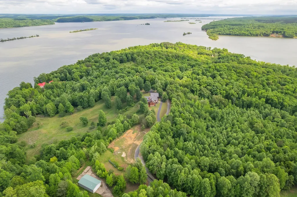 685 River Oaks Drive Big Sandy TN 38221