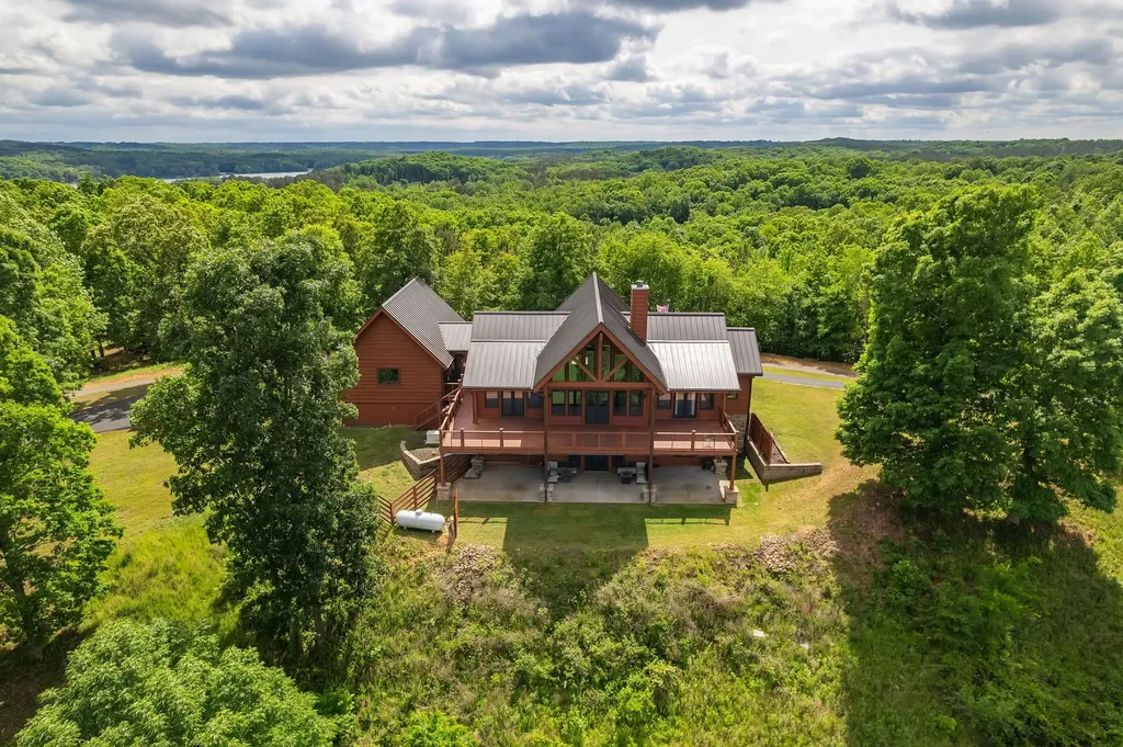 685 River Oaks Drive Big Sandy TN 38221