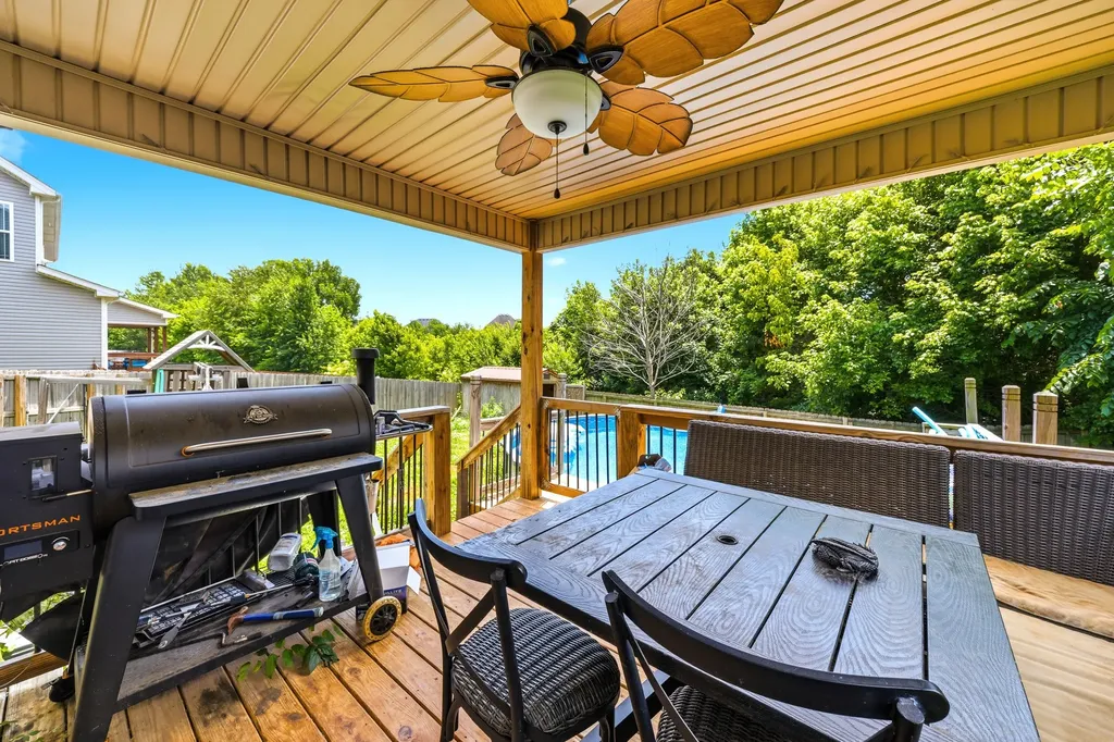 1761 Apache Way Clarksville TN 37042
