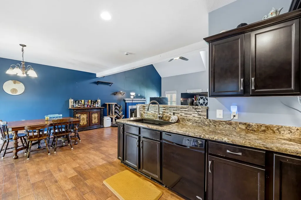 1761 Apache Way Clarksville TN 37042