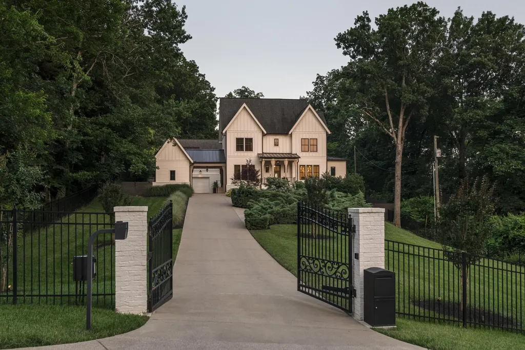 4527 Beacon Drive Nashville TN 37215
