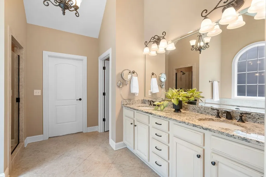 2003 Fishers Loop Spring Hill TN 37174