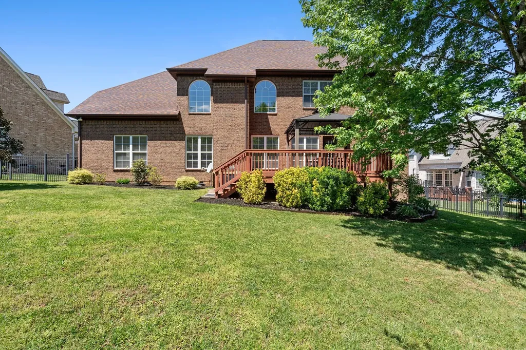 2003 Fishers Loop Spring Hill TN 37174