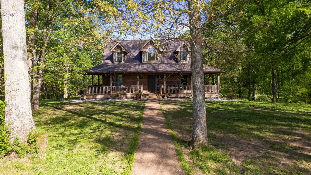 9695 Hartsville Pike Lebanon TN 37087