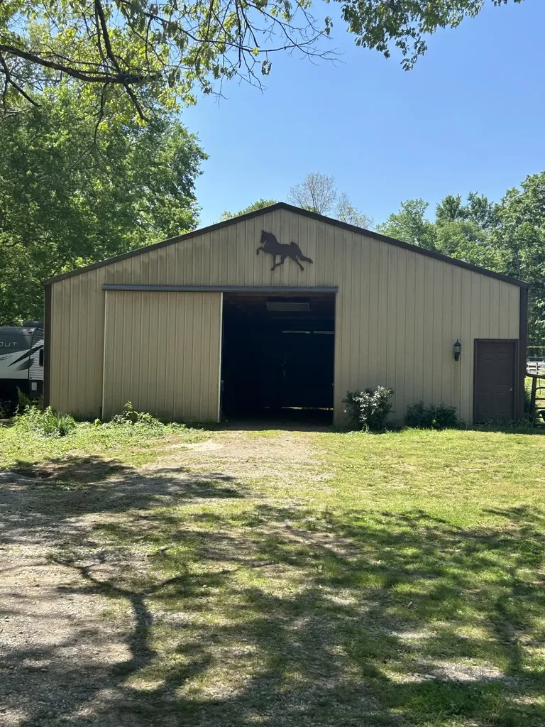 9695 Hartsville Pike Lebanon TN 37087